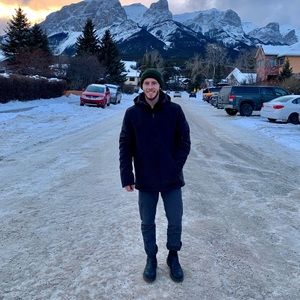 Meet your Posher, Simon